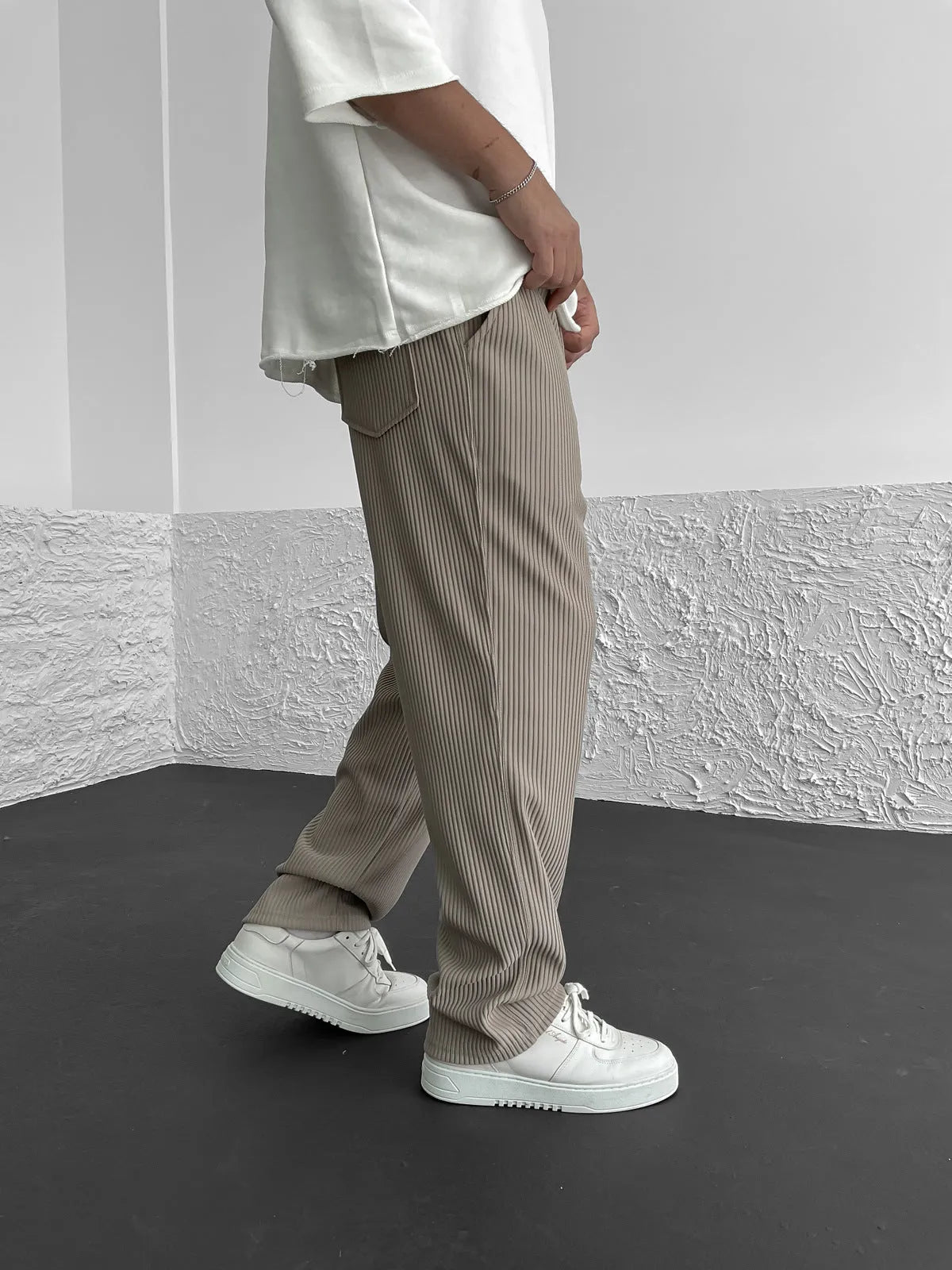 Abel | Relaxed Fit Corduroy Pants