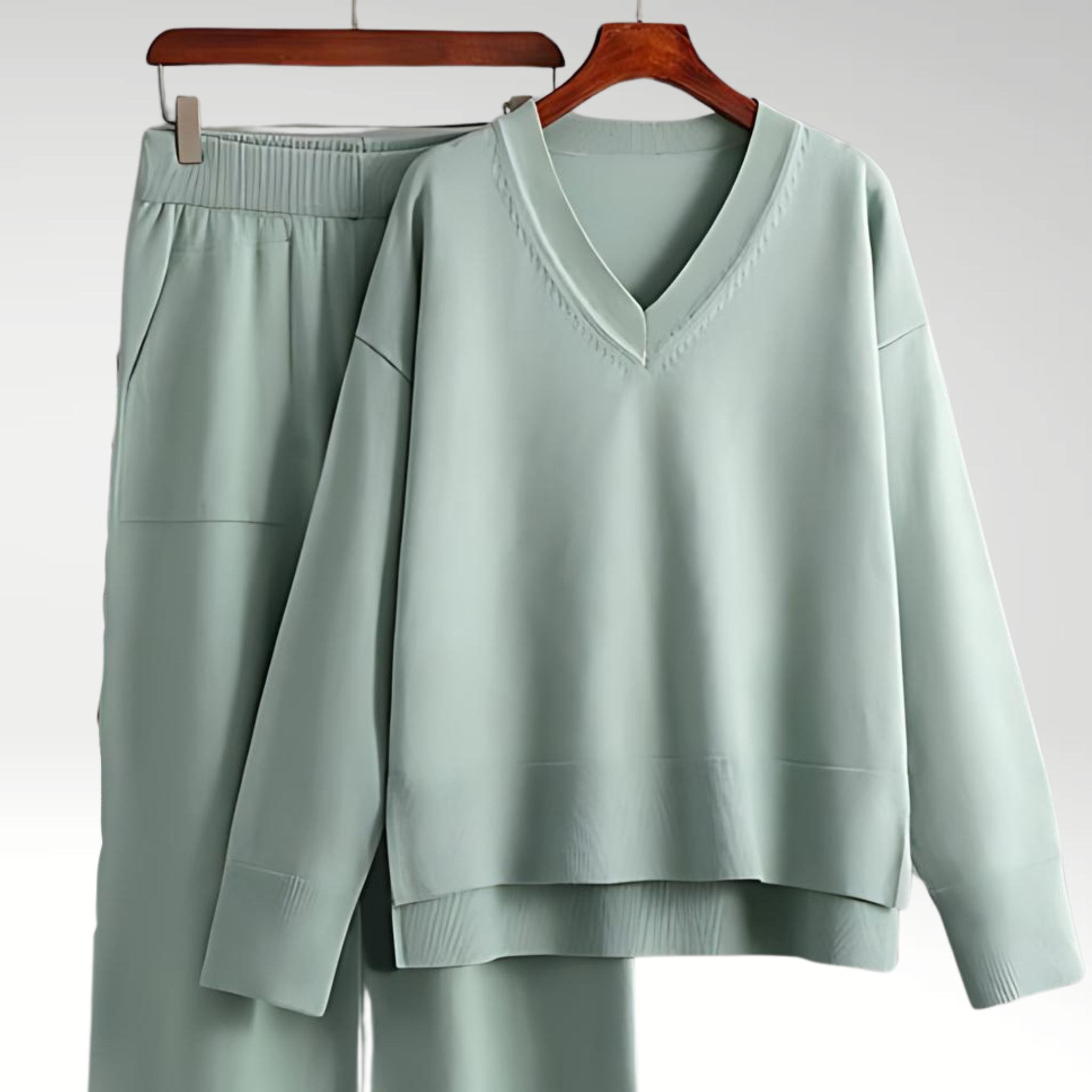 Carol | Luxe Two-Piece Set with V-Neck